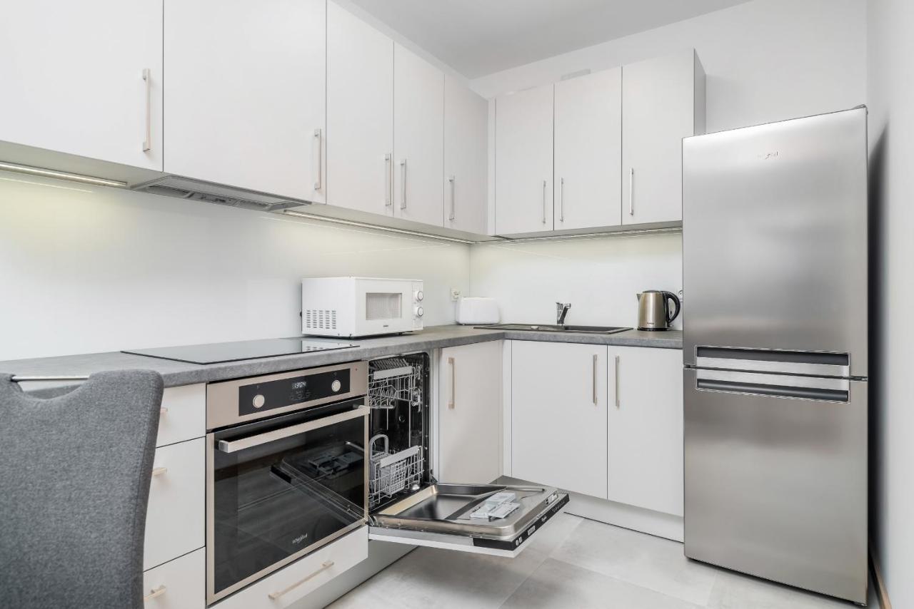 Wroclaw Rose Apartments By Noclegi Renters Bagian luar foto