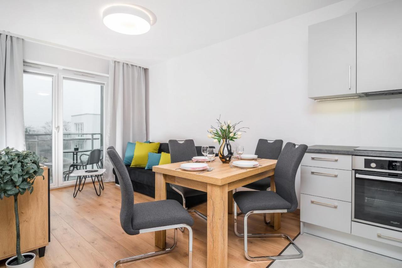 Wroclaw Rose Apartments By Noclegi Renters Bagian luar foto